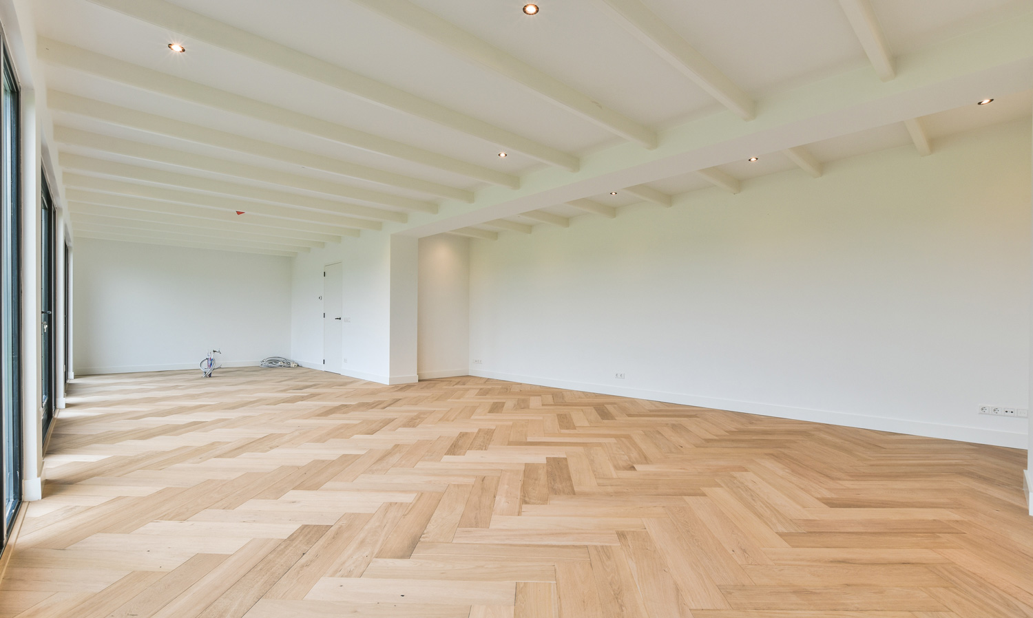 JMG Bygg AS tilbyr gulvlegging i Rogaland med personlig oppfølging og solid erfaring.